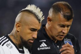Arturo Vidal y Jorge Almirón