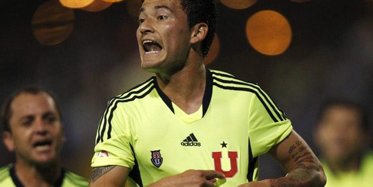 charles aránguiz en la u