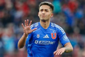En la U explotan por llamado a Lucas Assadi.