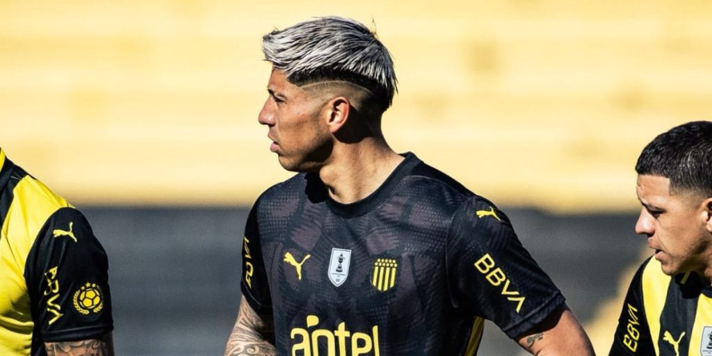 Brayan Cortés recibe críticas en uruguay.