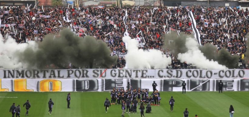 Hinchas pelean en arengazo de Colo Colo