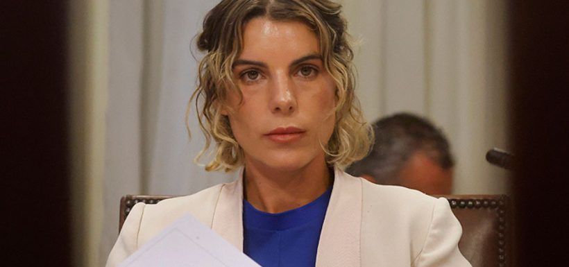 Maite Orsini llega a las aulas de clases