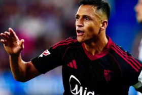 Alexis Sánchez ya se gana un lugar en el Sevilla.