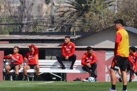 la roja sufre con bajas de última hora