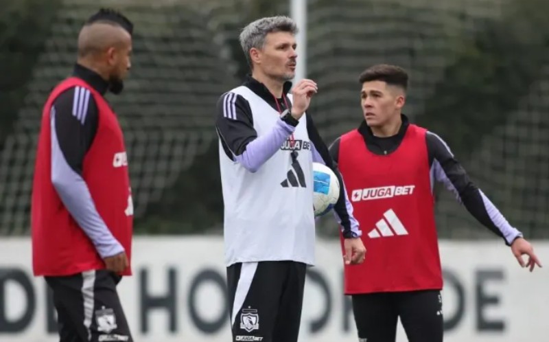 Arturo Vidal no tiene la titularidad asegurada con Fernando Ortiz.