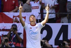 Alexis Sánchez comandó goleada de Sevilla al Barcelona