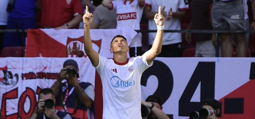 Alexis Sánchez comandó goleada de Sevilla al Barcelona