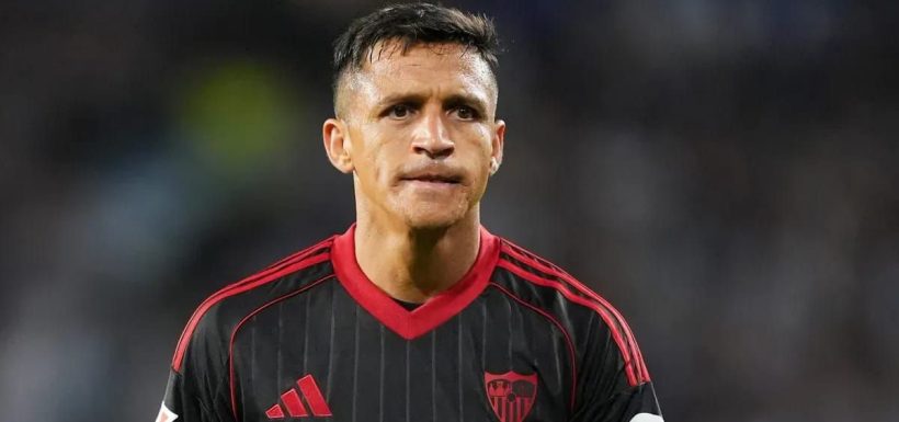 Alexis Sánchez se llena de críticas en Sevilla
