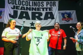 Jeannette Jara y sus emotivas palabras durante encuentro con Colocolinos
