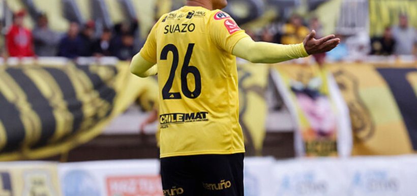 Humberto Suazo anuncia su retiro del fútbol profesional.