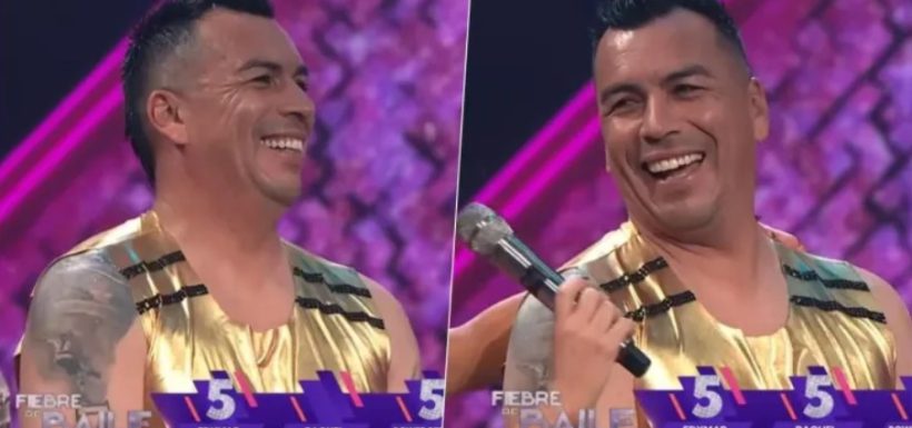 Esteban Paredes reacciona a nombre de Johnny Herrera.