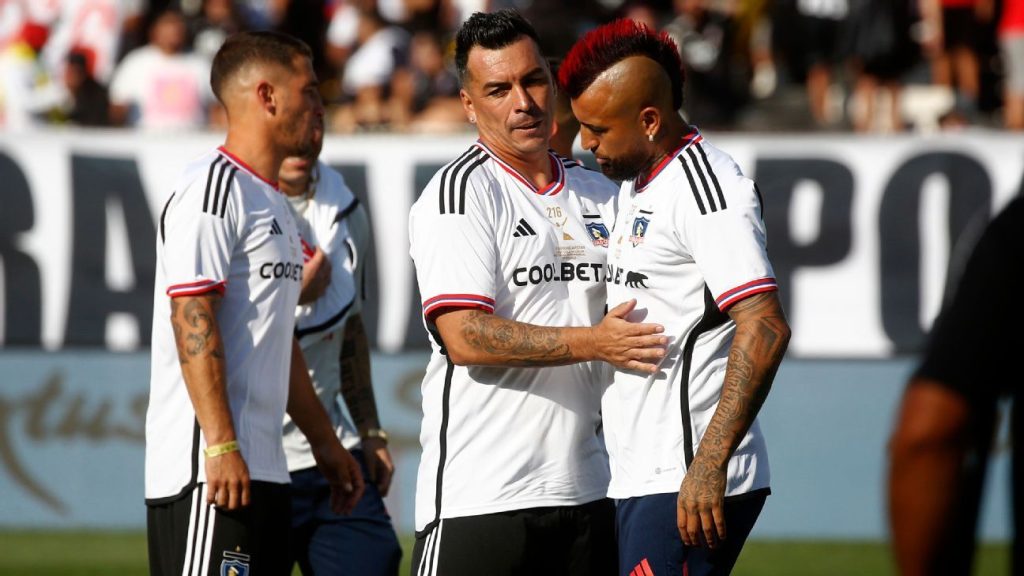 Esteban Paredes habla del futuro de Arturo Vidal.