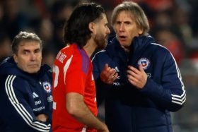 Ben Brereton y su dardito a Ricardo Gareca.