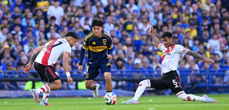 En Argentina destrozan a Paulo Díaz.
