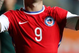 Exfigura de La Roja y vieja obsesión de Colo Colo ya negocia con dos clubes chilenos