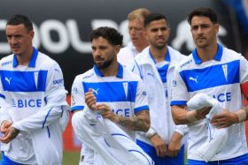 Figura de la UC iba a renovar y ahora tiene pie y medio fuera del club