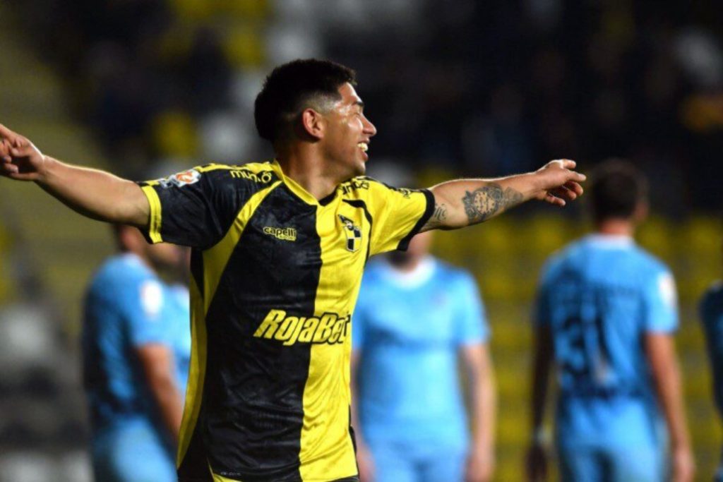 Francisco Salinas está listo en Colo Colo.