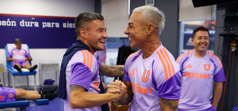 Eduardo Vargas se reencuentra con Charles Aránguiz.