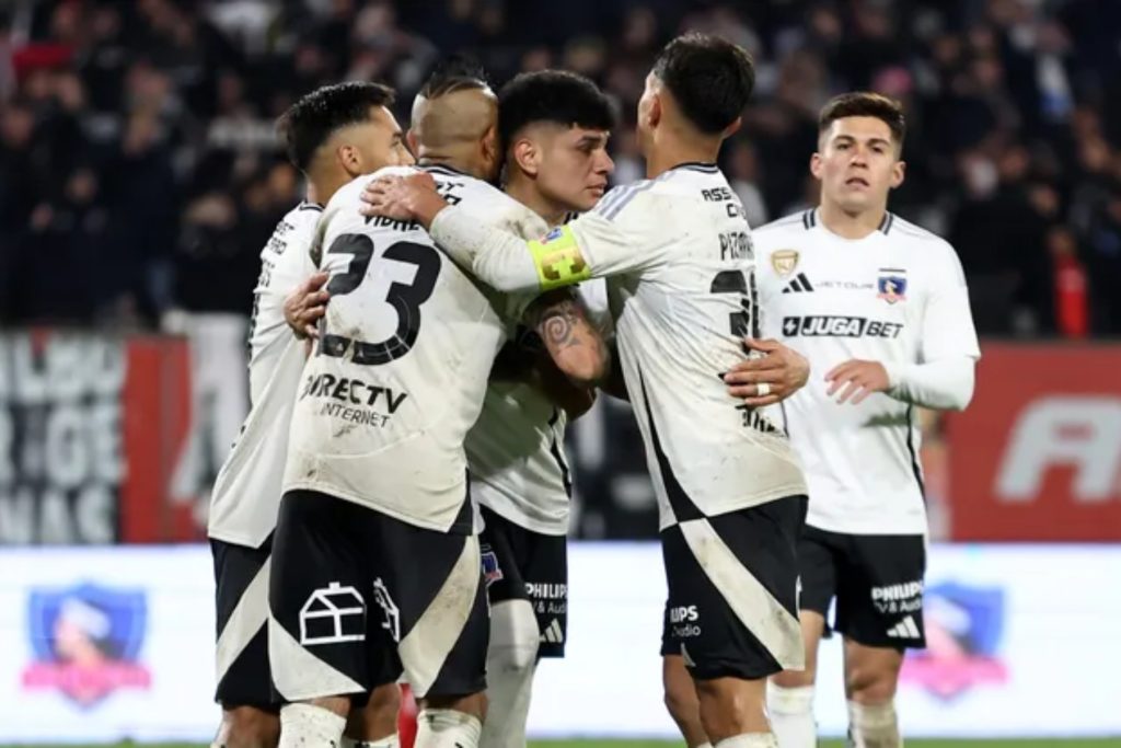 Colo Colo planea amistoso a beneficio.