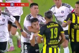 Colo Colo pelea con Peñarol en amistoso.