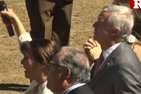 PRIMERA DAMA CANTA EN RODEO