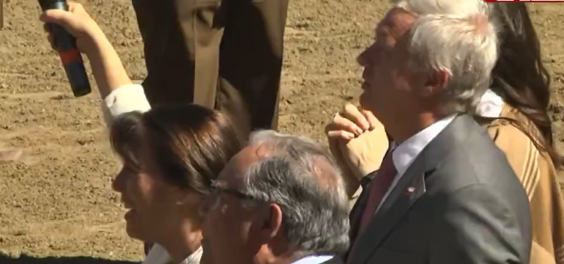 PRIMERA DAMA CANTA EN RODEO