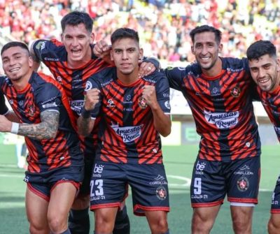 Figura de Deportes Limache le hace ojitos a Colo Colo, la U y la UC con radical mensaje