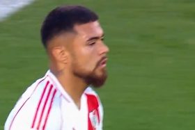 Paulo Díaz y su blooper en River Plate.