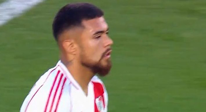 Paulo Díaz y su blooper en River Plate.