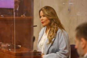 Tras renuncia de su abogado: Defensa de Cathy Barriga da un giro radical a meses del juicio