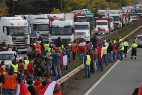Tras alza histórica en bencinas, camioneros pasan de advertencias a movilizaciones en el norte: “Que sí se sienta el malestar”