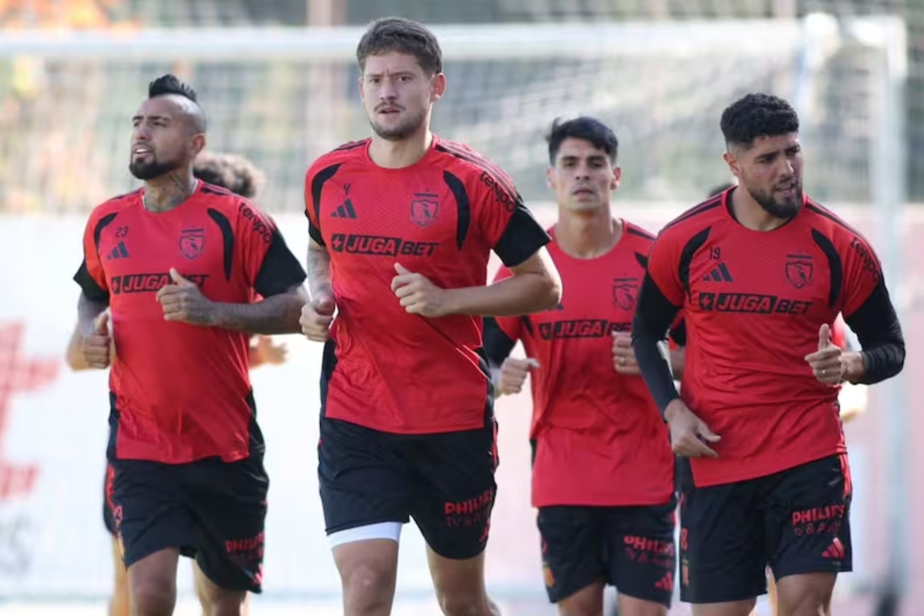 Sorpresa: Vozinha sería titular ante Palestino y Voidal volvería a su puesto de volante central 3 Colo Colo ya prepara actividades para su "receso" del torneo