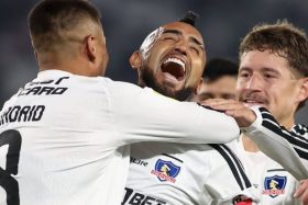 Colo Colo arrasa con Ñublense y se escapa en la punta de la Liga de Primera