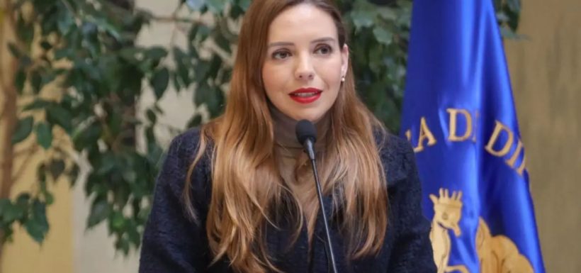 Camila Flores