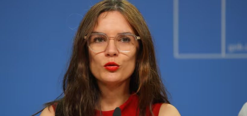 Camila Vallejo arremete contra gobierno de Kast por política de seguridad aprobada por Boric: "Parece chiste..."