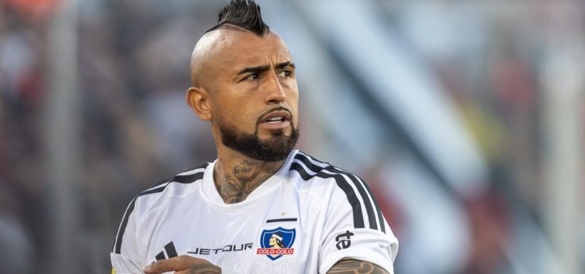 Histórico de Colo Colo zamarrea a Arturo Vidal tras nueva polémica