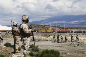 Llevaban droga en ovoides: Militares peruanos son detenidos tras ingresar ketamina en sus cuerpos a Chile