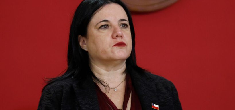 ¿Seguirá o no seguirá en el cargo? Crece la incertidumbre en torno a Steinert y Contraloría asoma como pieza clave para su futuro