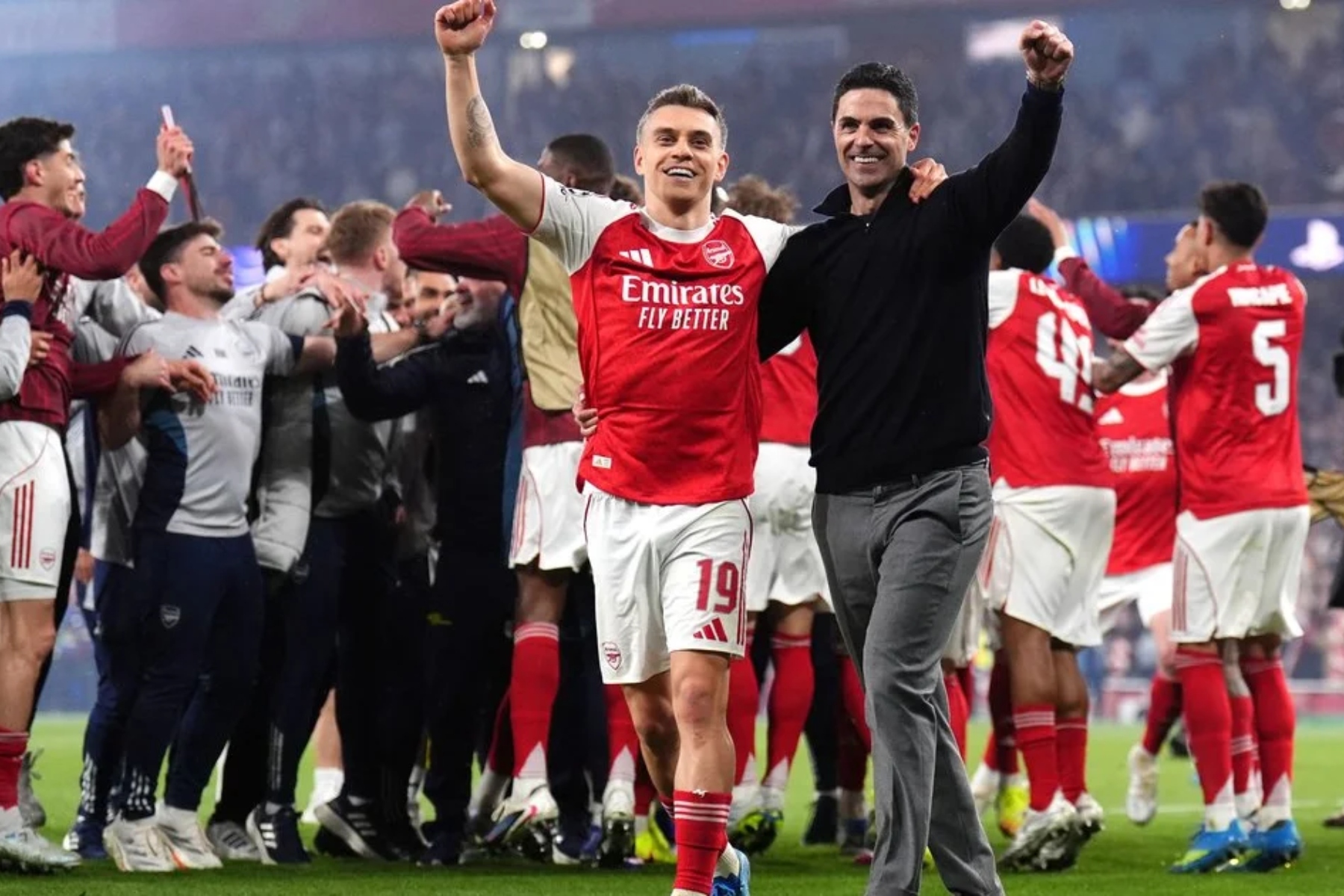 Arsenal levanta la Premier League tras más de 20 años de espera : El ...