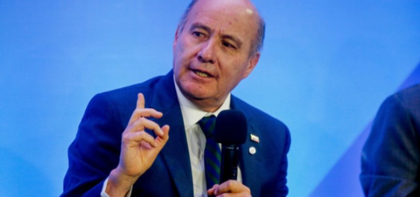Beneficio bajo la lupa: Ministro Quiroz admite cuestionado efecto del fin de las contribuciones para adultos mayores