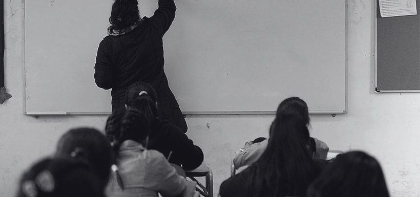 Golpes, insultos y amenazas: Profesores acusan escalada de violencia en establecimiento de Loncoche