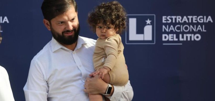 FOTOS | Un gesto para toda la vida: El especial homenaje de expresidente Boric a su hija Violeta que causó ternura