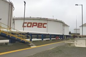 Incumplieron con estándares medioambientales y ahora reciben “perdonazo”: Justicia rebaja millonaria multa a Copec