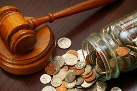 Insólito fallo abrió el debate: El argumento que convenció a la Justicia para rebajar la pensión de un hijo que aún estudiaba