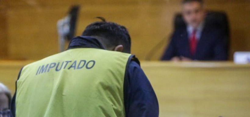 Compareció por videollamada y desapareció: El caso de profesor acusado por abuso sexual contra una alumna que hoy está prófugo