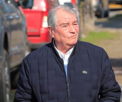¿Escándalo en Carabineros? Padre de Javier Macaya cumple condena por abuso sexual, pero aún figura como alguacil