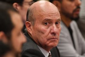 Quiroz mantiene su negativa a bajar el impuesto a los combustibles y tensiona las negociaciones por megarreforma