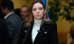 Nuevo flanco judicial para Camila Flores: Exasesor de la senadora lleva a la justicia “cuota” en efectivo que le cobraba