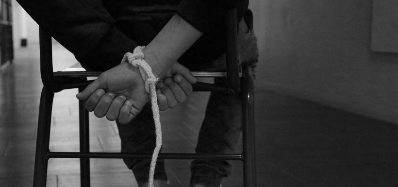 Lo engañaron con una venta por Facebook y terminó secuestrado en Arica: Adolescente escapó tras una arriesgada maniobra