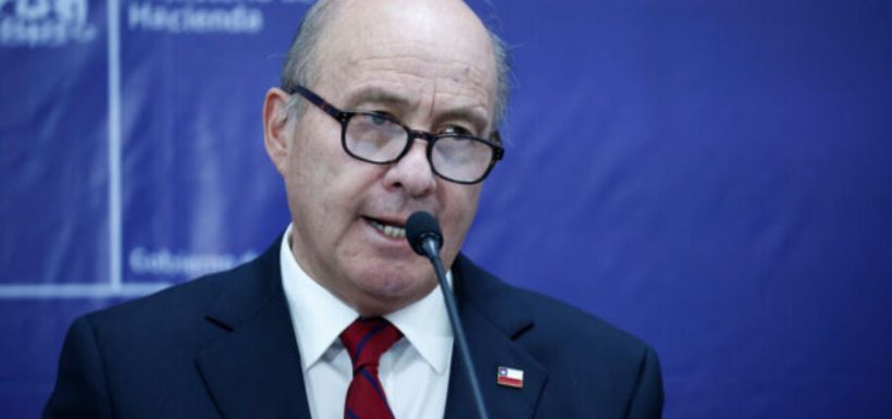 Ministro Quiroz desafía a la oposición por amenaza de llevar megarreforma al TC: “Nosotros vamos a contestar cada uno”